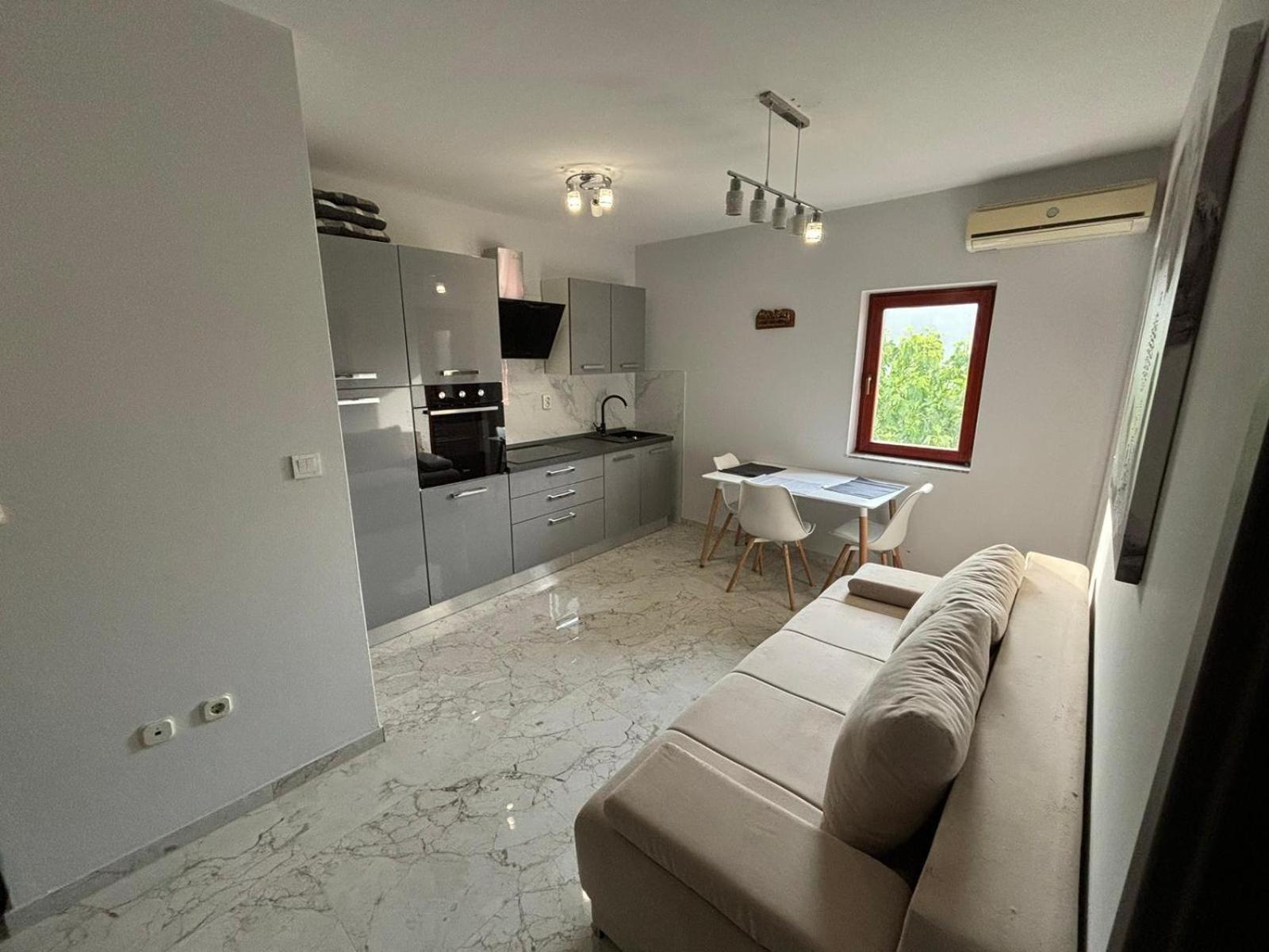 Apartments By The Sea Sukosan, Zadar - 12313 Extérieur photo